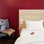 Hotelf1 Sur Orge Hotel
