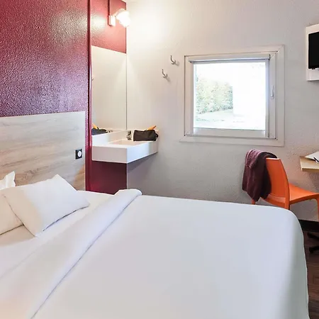 Hotelf1 Sur Orge Hotel 2*